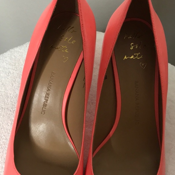 Banana Republic Neon Coral Pumps - Picture 4 of 4